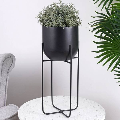 Mbajtëse dekorative për vazo Vilde Flowerpot Flower Stand, metal, 42 cm, e zezë