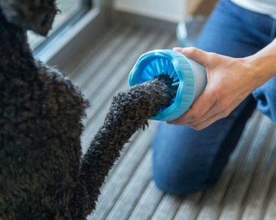 Pastrues putrash për qen Trixie Paw Cleaner, silikon, 11x15cm, blu