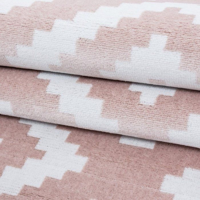 Tapet Ayyildiz Carpets Plus 8005, katror me cepa, me figura gjeometrike, rozë pastel