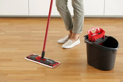 Set mop Vileda Ultramax XL, me kovë, 42 cm, e kuqe e bardhë