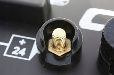 Приклучна приклучница DEA XDEP070.05, 12V, пластична, црна