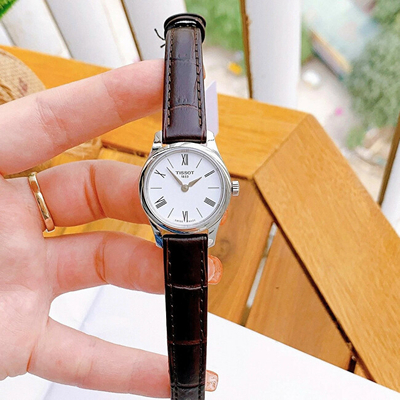 Orë për femra Tissot Tradition 5.5 T063.009.16.018.00, e kaftë