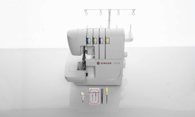 Makina qepëse overlock Singer S0105, 6 qepje, 105W, e bardhë