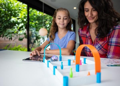 Set edukativ robotik Sphero Mini M001RW2, aktivitete STEM, komandohet nga aplikacioni, shumëngjyrësh