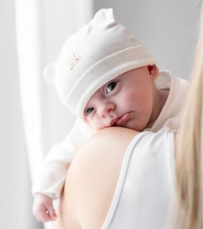 Set rrobash për bebe Fehn Baby Starter Set FehnNatur, pambuk organik 100%, bodi edhe kapuç, bezhë