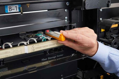 Detektor fibre optike Fluke FiberLert 125, për fibra single mode edhe multimode, portativ, i verdhë