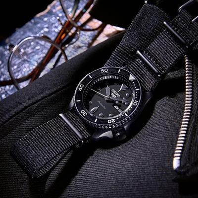 Orë dore për meshkuj Seiko 5 Sports Automatic SRPD79K1, e zezë