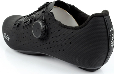 Патики за друмски велосипедизам Fizik Tempo Decos Carbon, број 40, ѓон од карбон, црни