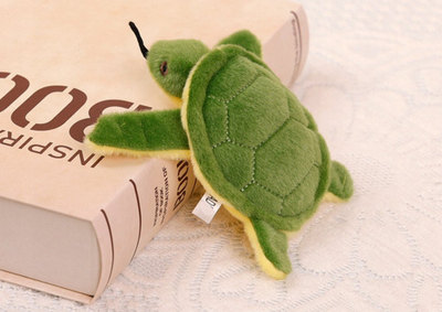 Vathë çelësash Lean Toys Turtle, lodër plushi me fishkëllimë, 15cm, jeshile