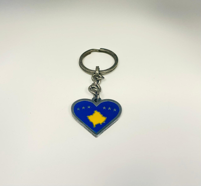 Varëse çelësash Rezniqi - “Kosova Zemër”, metalike e ngjyrosur me të kaltër dhe të verdhë