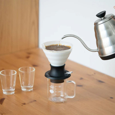 Преливач за кафе Hario Switch V60 02, 200 ml, порцелан, бел
