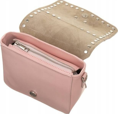 Çantë crossbody lëkure Rovicky, me thumba metalikë, rozë e çelët