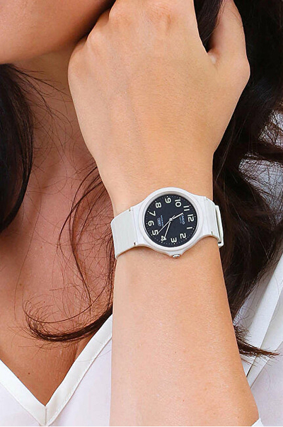 Orë dore Casio Timeless MQ-24UC-8BEF, bezhë