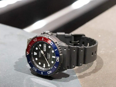 Ora dore Casio Standard MRW230H 1E2, analoge, rezistente ndaj ujit 100m, e zezë