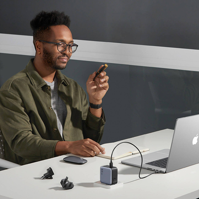 Karikues muri Ugreen Nexode, 65W, 2x USB C dhe USB, i zi