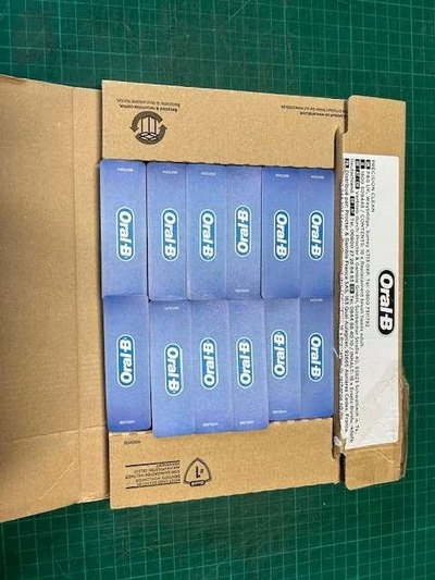 Koka furçe elektrike Oral B Precision Clean, set me 16 copë, e bardhë