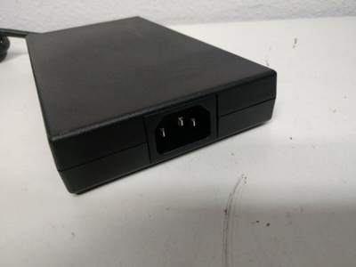 Karikues laptopi HP 200W Smart AC Adapter, origjinal, ngjyrë e zezë