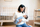 Mbështjellëse për bebe Ergobaby Swaddler Stellar, pozicion i shëndetshëm i ijeve, motiv yje dhe hënëza, blu
