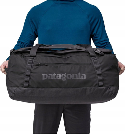 Çantë duffel Patagonia Black Hole 70L, që s’e hyn uji, bëhet shpinore, ngjyrë e zezë