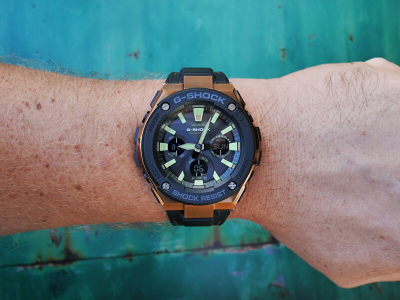 Orë dore për meshkuj Casio G-Shock, e zezë