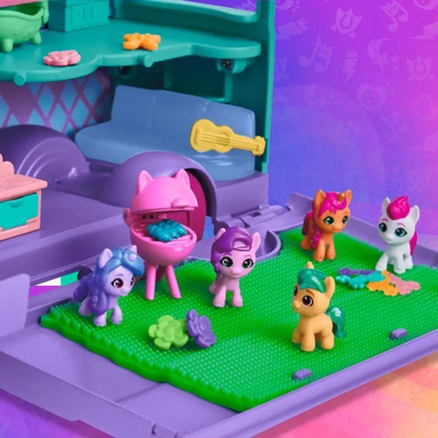 Lodër karvan My Little Pony Mini World Magic Mare Stream, set për me ndërtu me figura, plot aksesorë, shumëngjyrësh