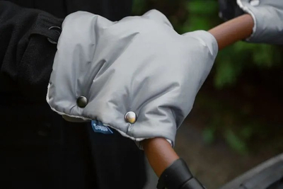 Doreza për karrocë Mittens Hand Warmer Minky, të papërshkueshme nga uji, material i ngrohtë minky, të zeza