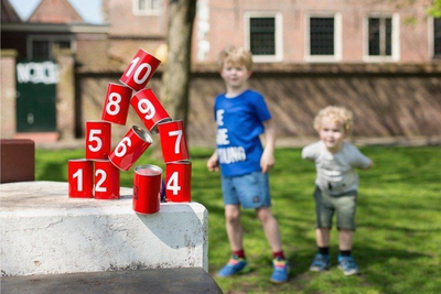 Lojë me hedhje BS Toys Tin Throwing, kanaçe metalike të kuqe, 3 qese hedhjeje, për kalamaj 3+