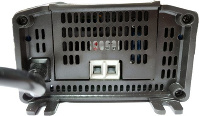 Karikues baterish Victron Energy Blue Smart IP22 24/8, 24V, me Bluetooth, blu