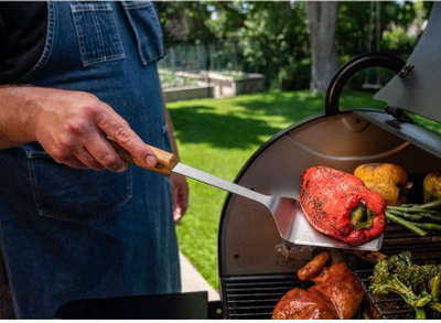 Shpatull BBQ Traeger me rosewood, çelik inox, dorezë druri, kafe