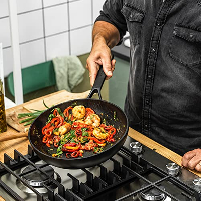 Tigan wok KitchenAid Classic Forged, 28cm 3.6L, qeramik jo ngjitës, i zi