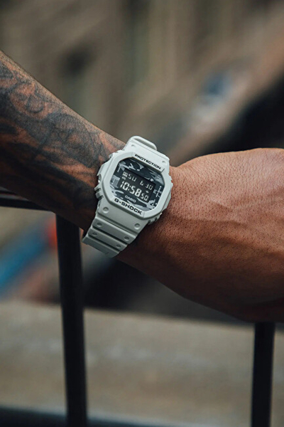 Orë për meshkuj Casio G-Shock DW-5600CA-8ER (322)