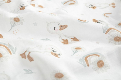 Pelenë muslini për bebe Duckling, pambuk, 120x120 cm, e bardhë me dizajn rosakë