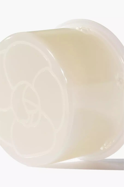 Маска за лице CHANEL N°1 de CHANEL Revitalizing Mask, дополнување, ексфолирачка, за изедначување на кожата, безбојна