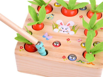 Lodër druri Muan Pull Out Radish, lojë magnetike me karota dhe krimba, 3+
