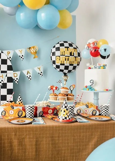 Kuti snack kartoni Cars, set me 3 copë, me makina garuese, shumëngjyrëshe