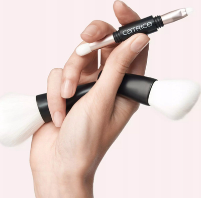 Furçë make up Catrice Magic Perfectors 4 në 1, multifunksionale, sintetike, e zezë