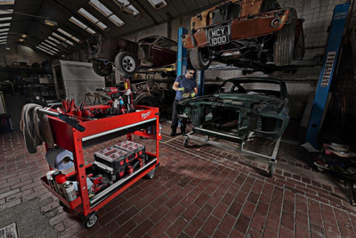 Karrocë pune Milwaukee Workshop Service Trolley 40", metalike, me rrota, e kuqe