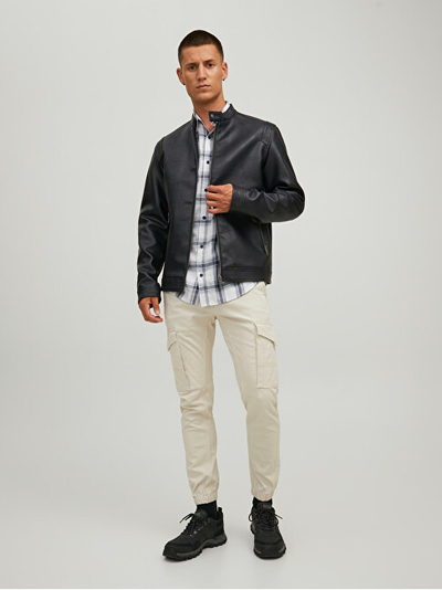 Xhaketë Jack & Jones JJEROCKY, e zezë