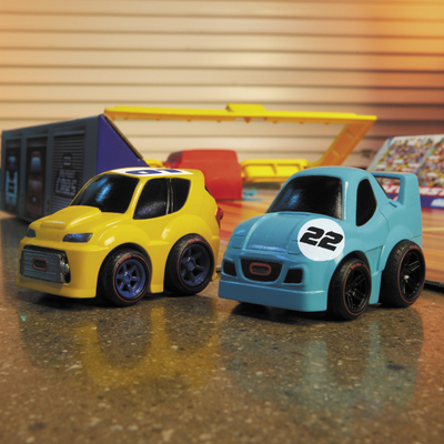 Set loje makinash Little Tikes My First Cars Crazy Fast 3‑n‑1, me 2 makina pull‑back, për kalamaj 3+