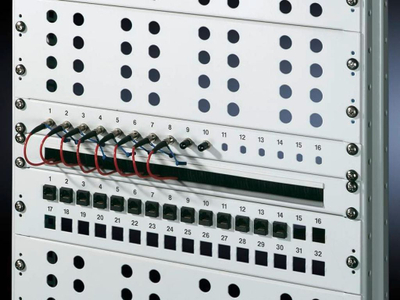 Panel futës kabllosh Rittal DK 7140.535 me brushë, për rack 19\"