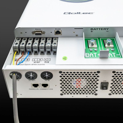 Invertor diellor Off-Grid Qoltec 6.2kVA 6.2kW, MPPT 120A, i bardhë me jeshile