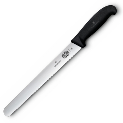 Thikë për prerje Victorinox, e valëzuar, e zezë