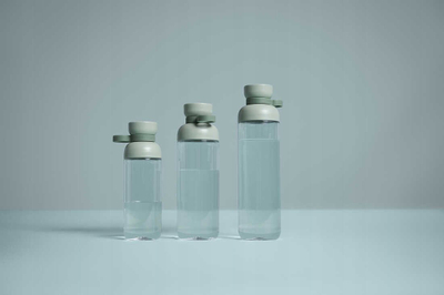 Шише за вода Mepal Tritan Vita, 700 ml, со ремен, Nordic Sage