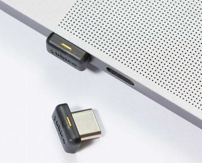 Çelës sigurie fizik Yubico YubiKey 5C Nano, i zi
