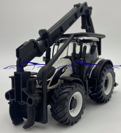 Lodër traktor Bburago Valtra M2 Q, ngarkues frontal dhe ngarkues druri, 3 trungje 10 cm, shumëngjyrëshe