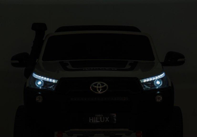 Makina elektrike për kalamaj Toyota Hilux, me pult, radio FM USB, e bardhë