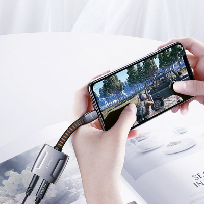 Adaptor audio Mcdodo Lightning në 3.5mm, ndarës kufjesh dhe karikim, gri metalik