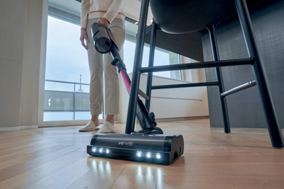 Fshesë me korrent vertikale Hoover HF610HX 011, pa kabllo, 40 min, 0.7L, e zezë