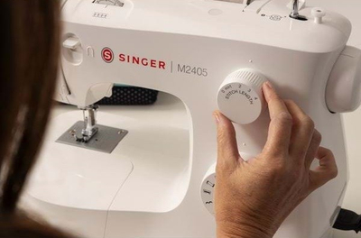Makineri qepëse Singer M2405, 11 programe, mekanike, e bardhë