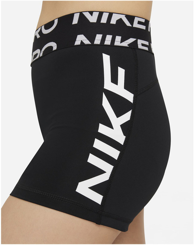 Shortse sportive Nike Pro Dri FIT për femra, elastike, të zeza